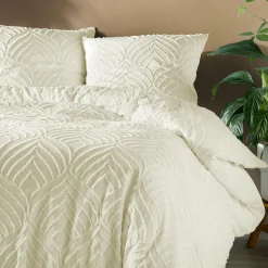 Housse de couette et deux taies microfibre tuftée (240 x 220 cm) Heltie Ivoire