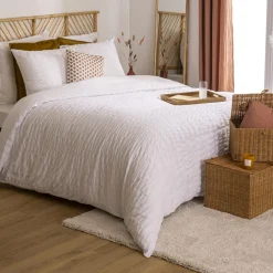 Housse de couette et deux taies polycoton (240 x 220 cm) Irhia Blanche