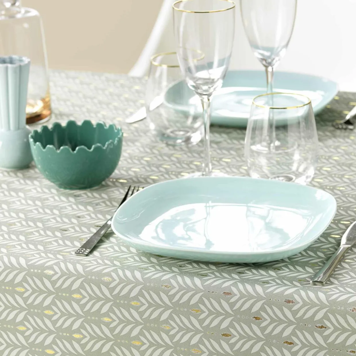 Nappe rectangulaire anti tache (145 x 240 cm) Piana Vert sauge